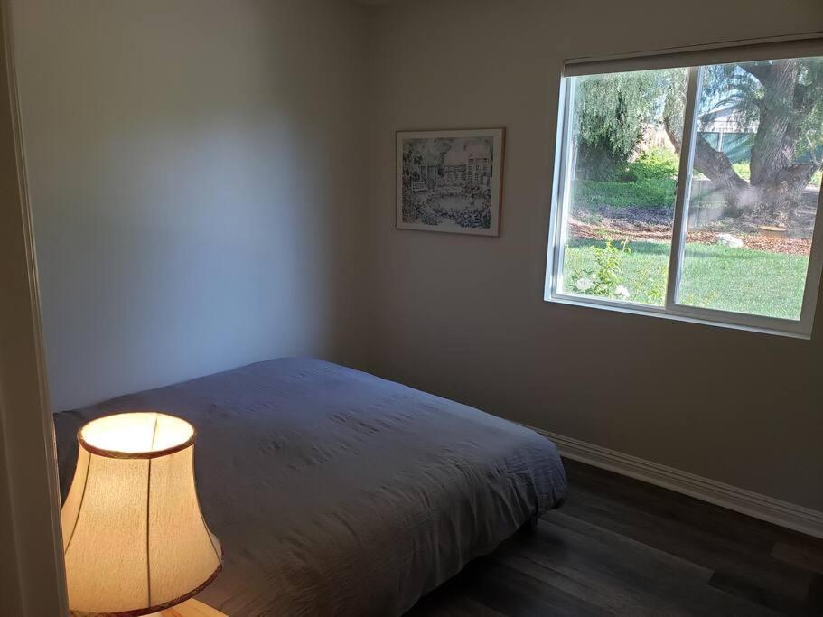 Bouganvilla 4-Bedroom, 2-Baths, Single Family House Thousand Oaks Extérieur photo