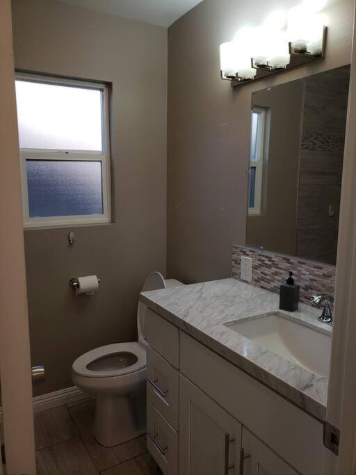 Bouganvilla 4-Bedroom, 2-Baths, Single Family House Thousand Oaks Extérieur photo