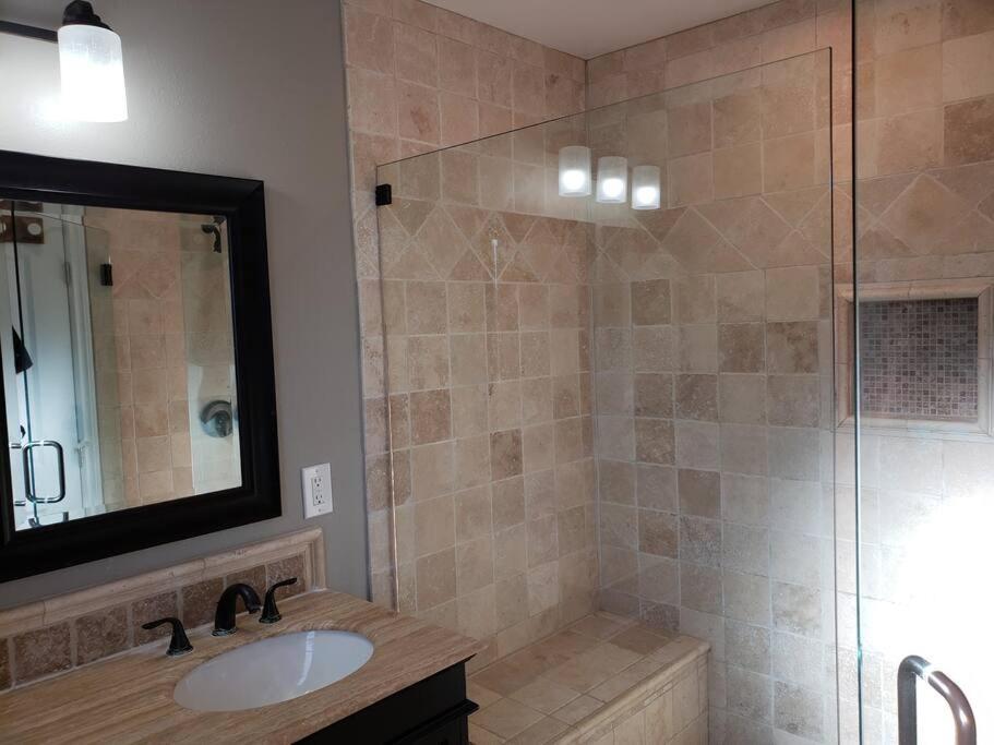 Bouganvilla 4-Bedroom, 2-Baths, Single Family House Thousand Oaks Extérieur photo