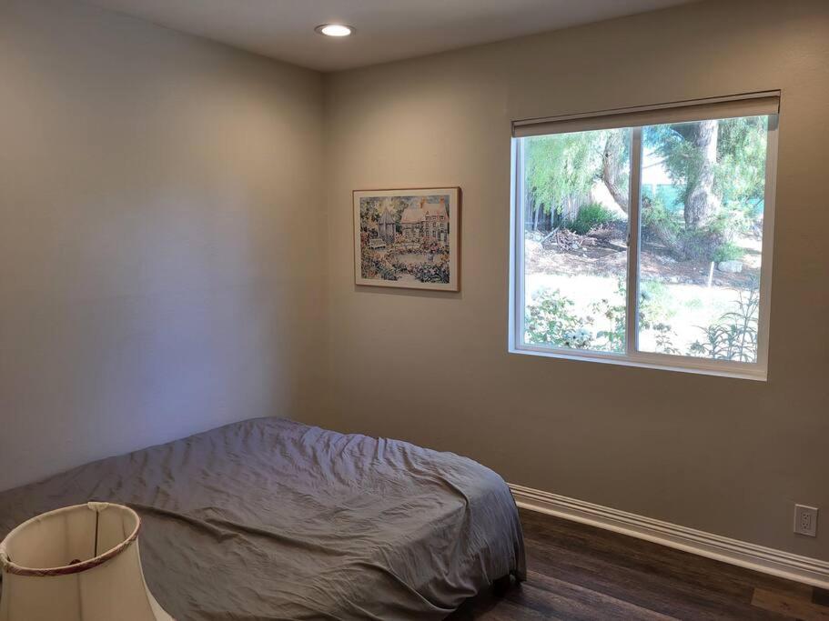Bouganvilla 4-Bedroom, 2-Baths, Single Family House Thousand Oaks Extérieur photo