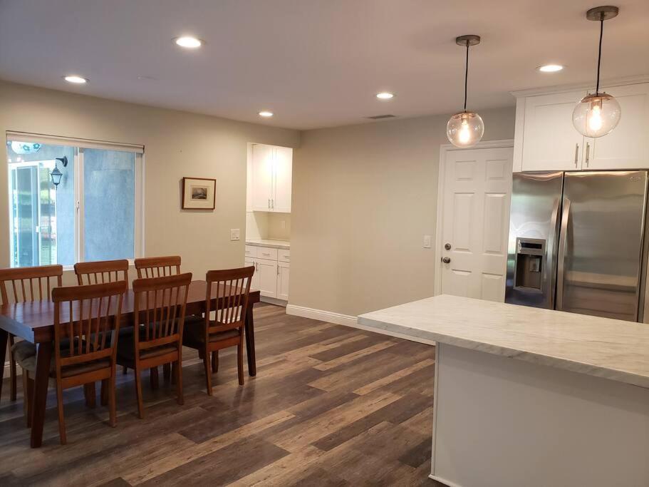 Bouganvilla 4-Bedroom, 2-Baths, Single Family House Thousand Oaks Extérieur photo